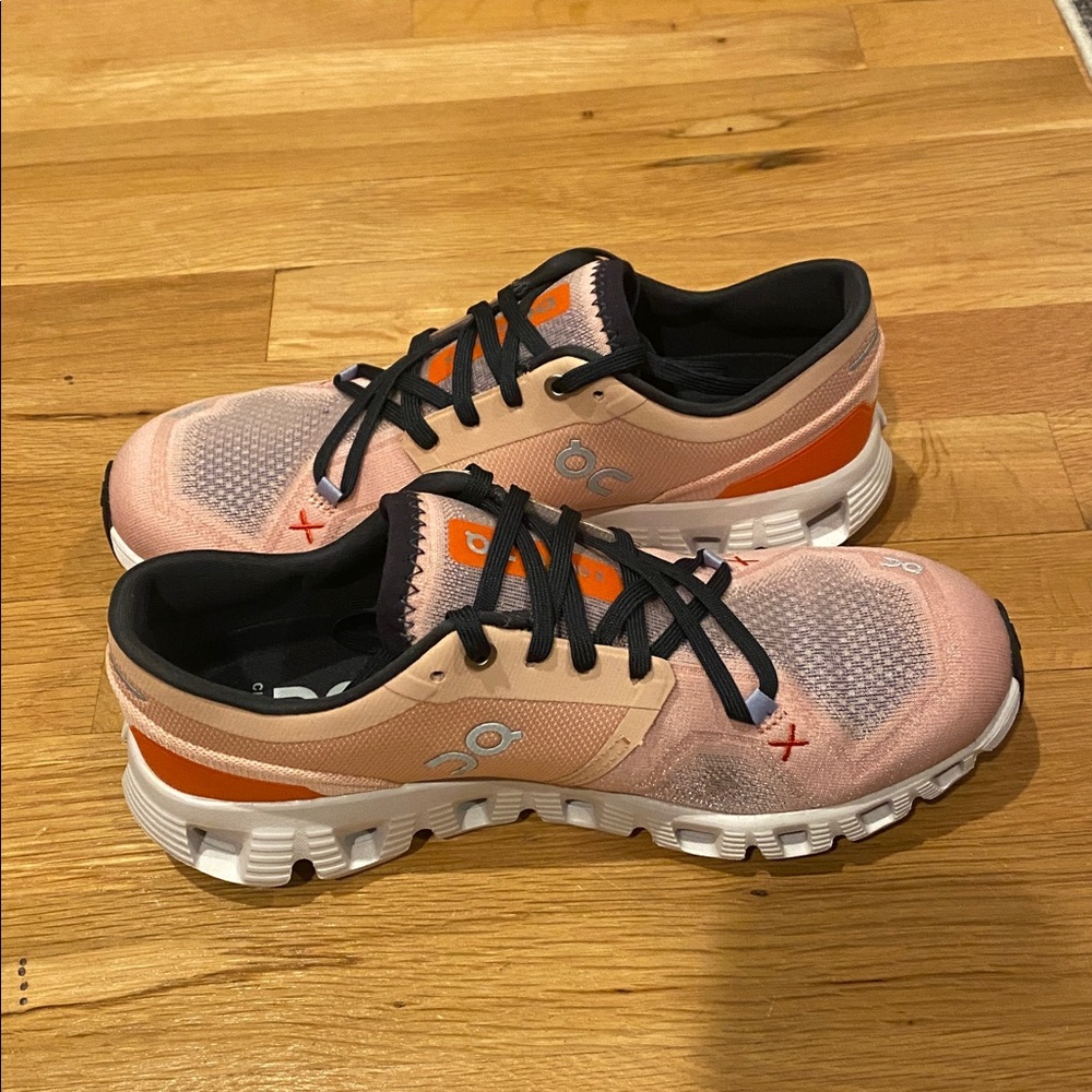 ON Women’s Cloud X3 Low Top Sneakers. - Picture 3 of 7